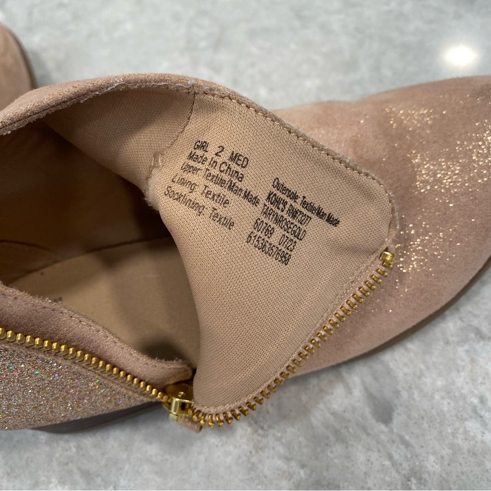 Size 2 girls zip up boots. So brand. - Picture 4 of 6